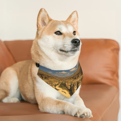 "Vuelo felino sobre Grand Gulch" - El collar de bandana para mascota alienígena