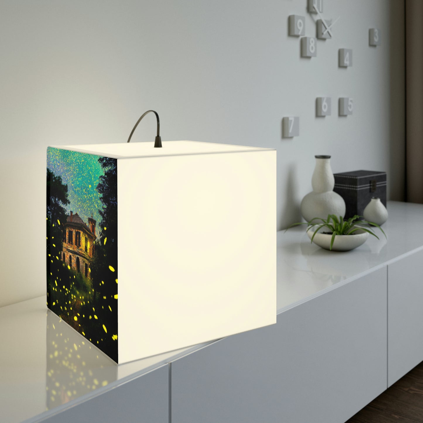 "A Shining Embrace of Fireflies" - The Alien Light Cube Lamp