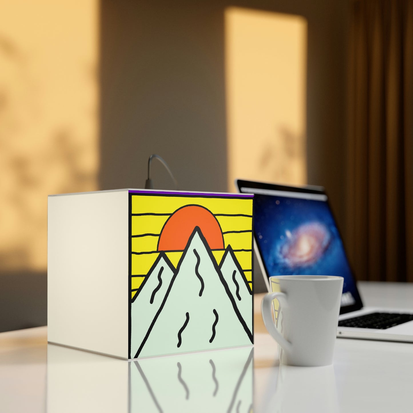 "Frozen Majesty" - The Alien Light Cube Lamp