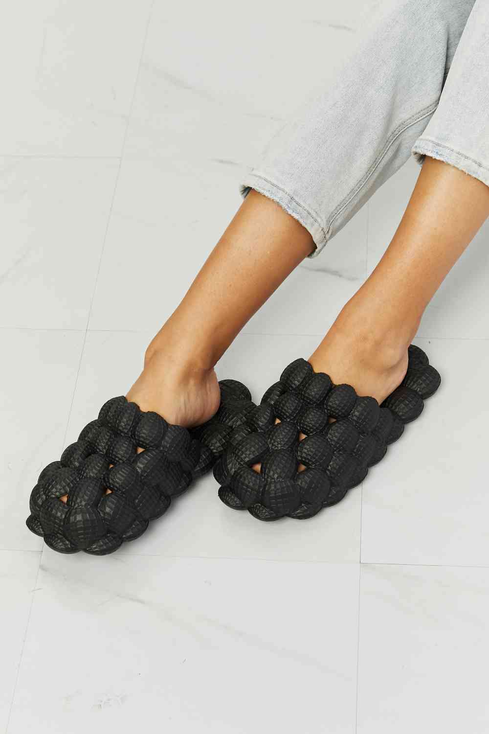 NOOK JOI Chanclas Laid Back Bubble en negro