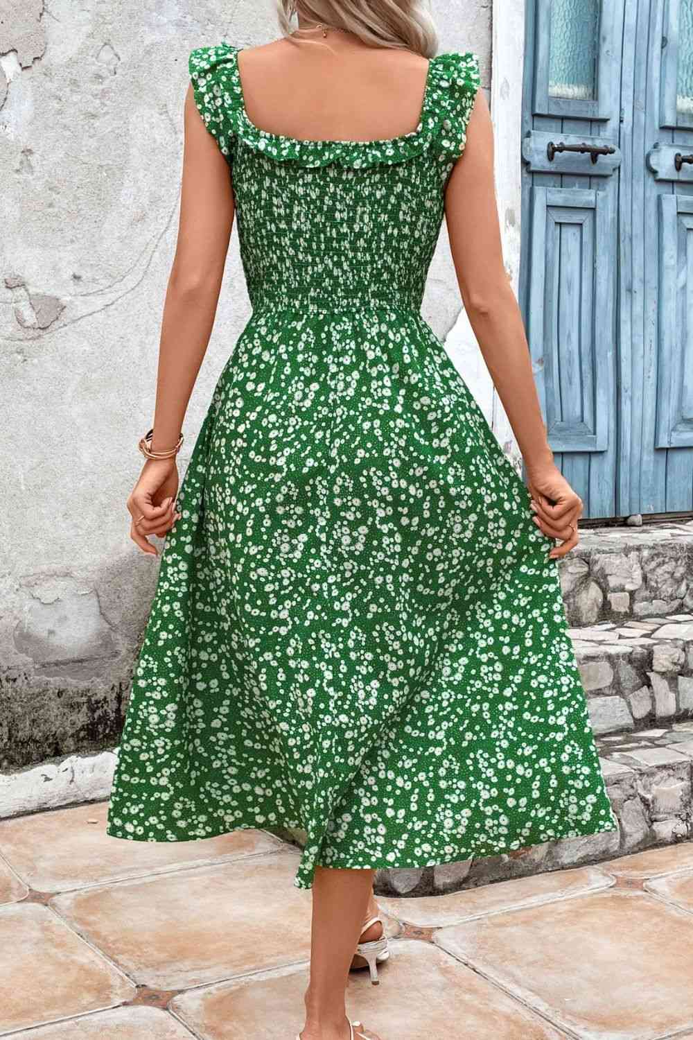 Vestido midi con volantes y cuello cuadrado estampado