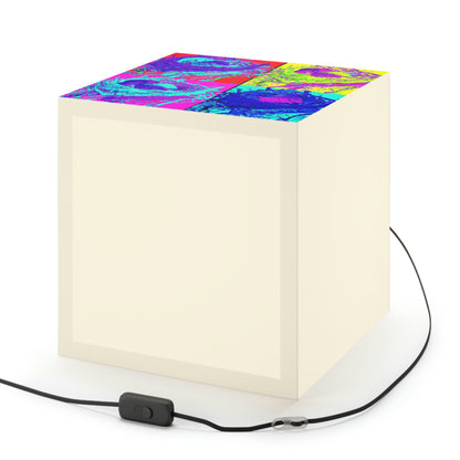 "Ein Regenbogen aus gefiederten Freunden" - Die Alien Light Cube Lampe