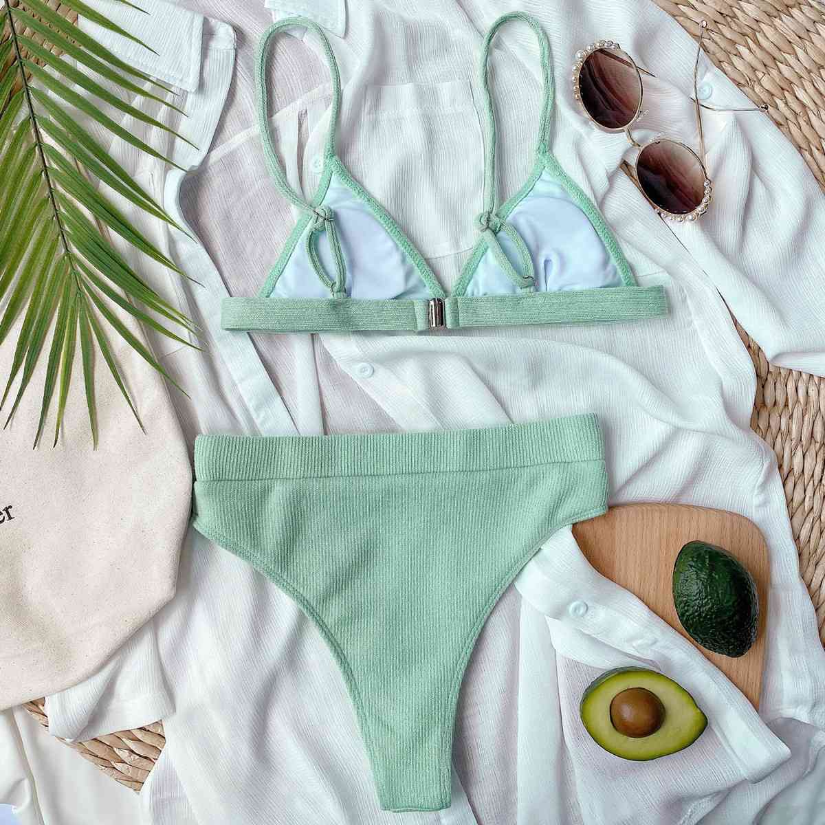 Conjunto de bikini acanalado con tirantes finos