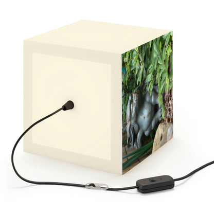 "Guardian of the Secret Garden" - The Alien Light Cube Lamp