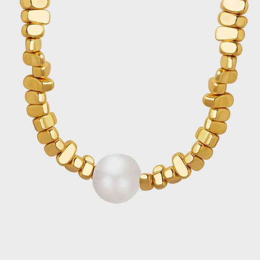 Geometrische Perlenkette mit Perlen