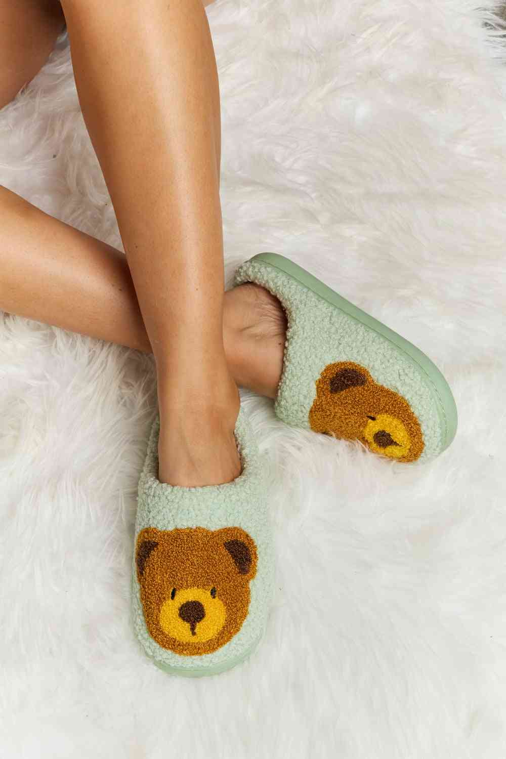 Plüsch-Slipper mit Melody-Teddybär-Print