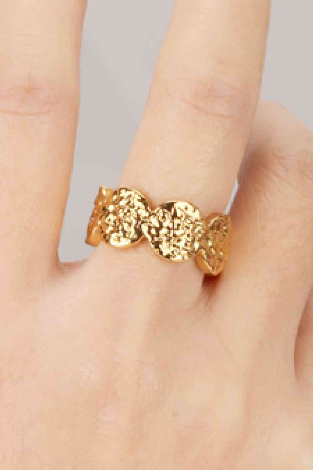 Anillo de cobre martillado