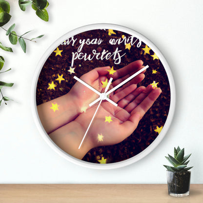 "Un deseo estrellado en mi bolsillo" - El reloj de pared alienígena