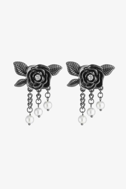 Pendientes de perlas con detalle de cadena floral