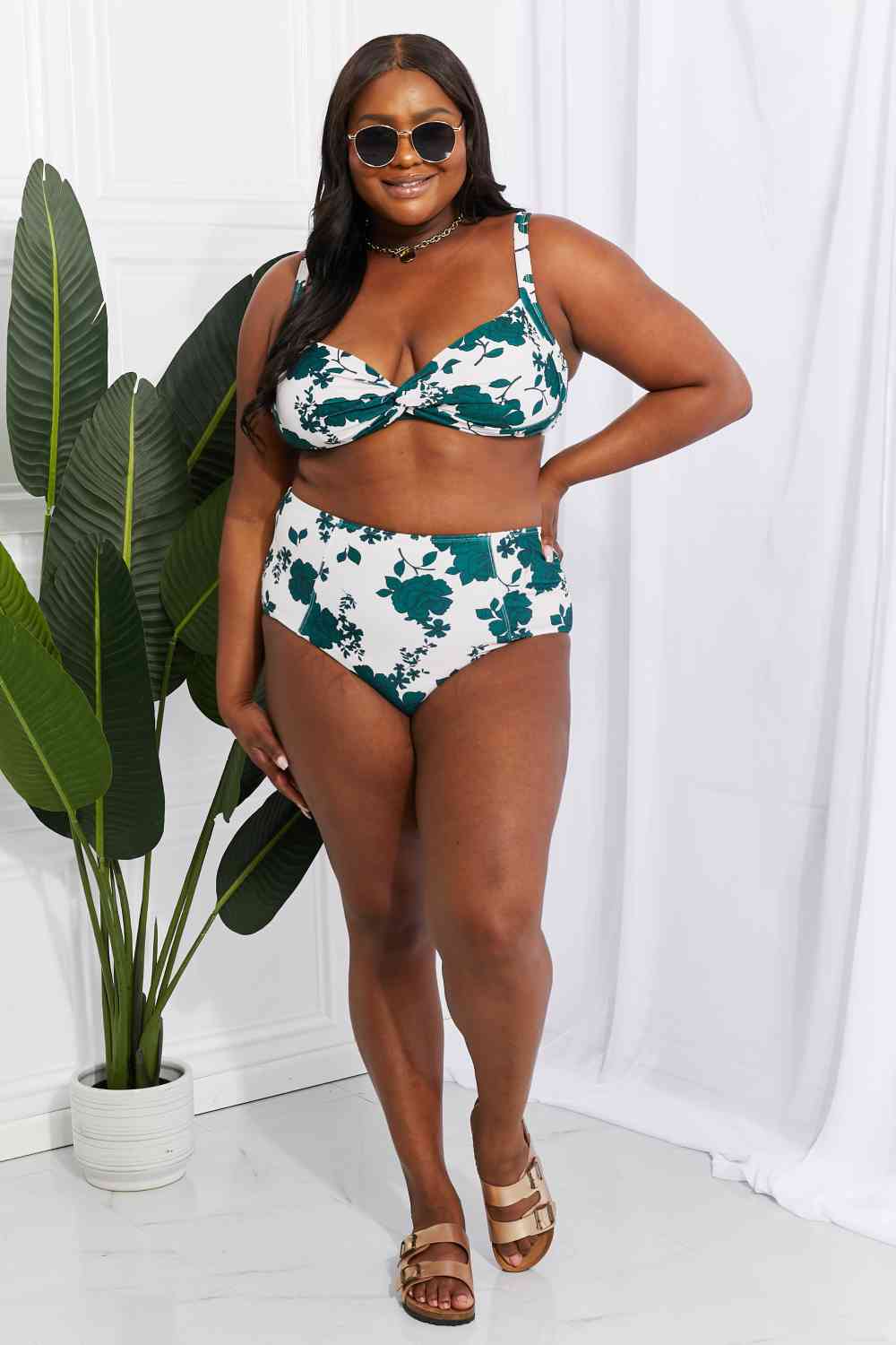 Marina West Swim Take A Dip Twist-Hochhausbikini im Wald