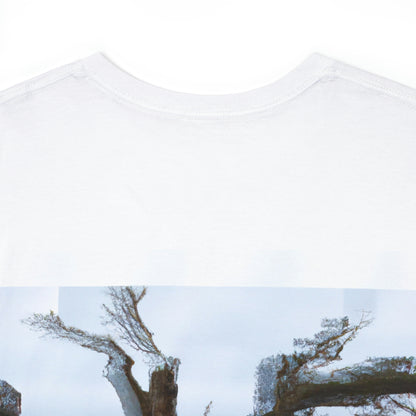 „Ein Schatten auf der Wiese: Der letzte stehende Baum“ – Das Alien-T-Shirt