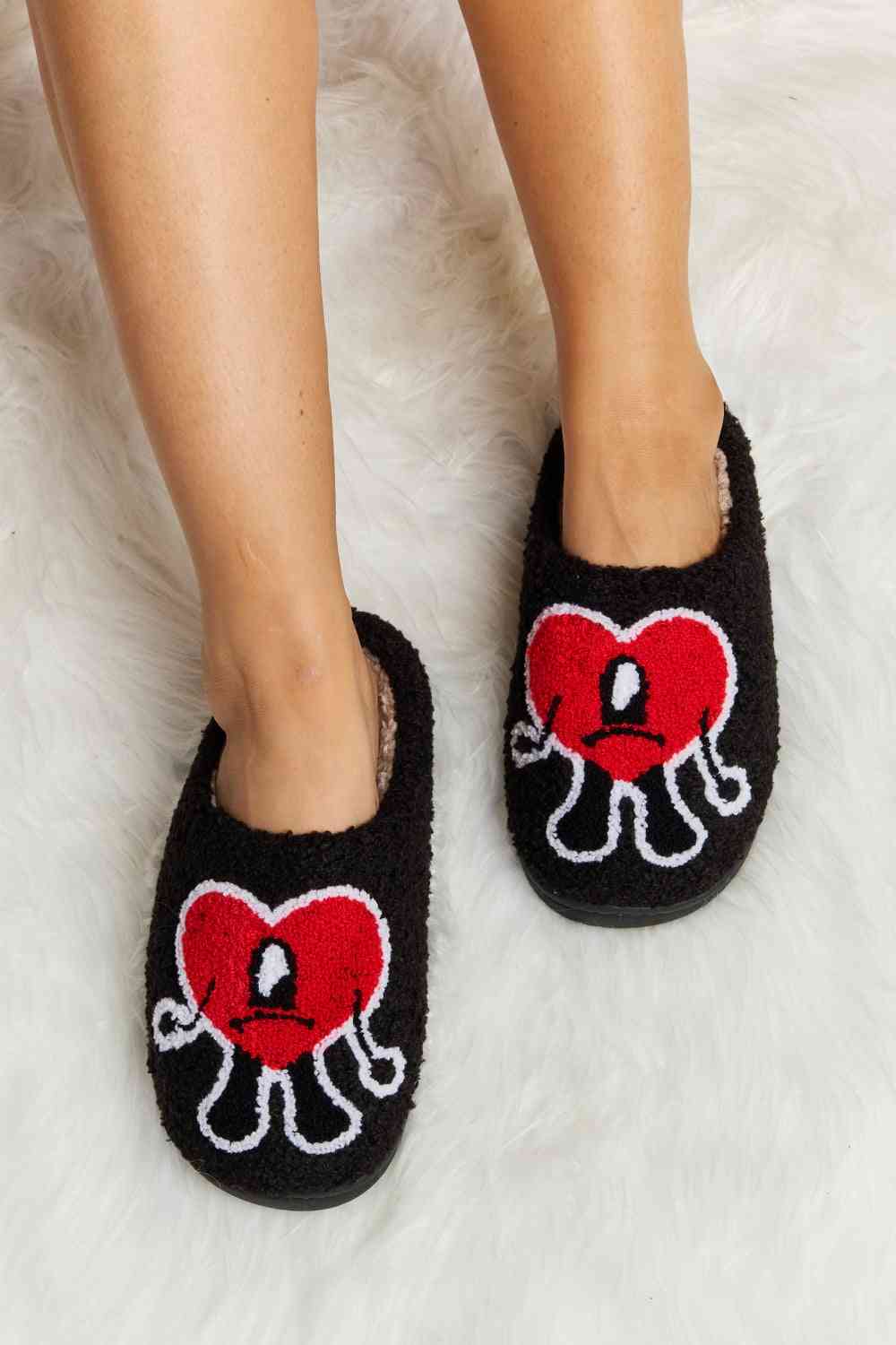 Pantuflas de felpa con estampado de corazones Melody Love