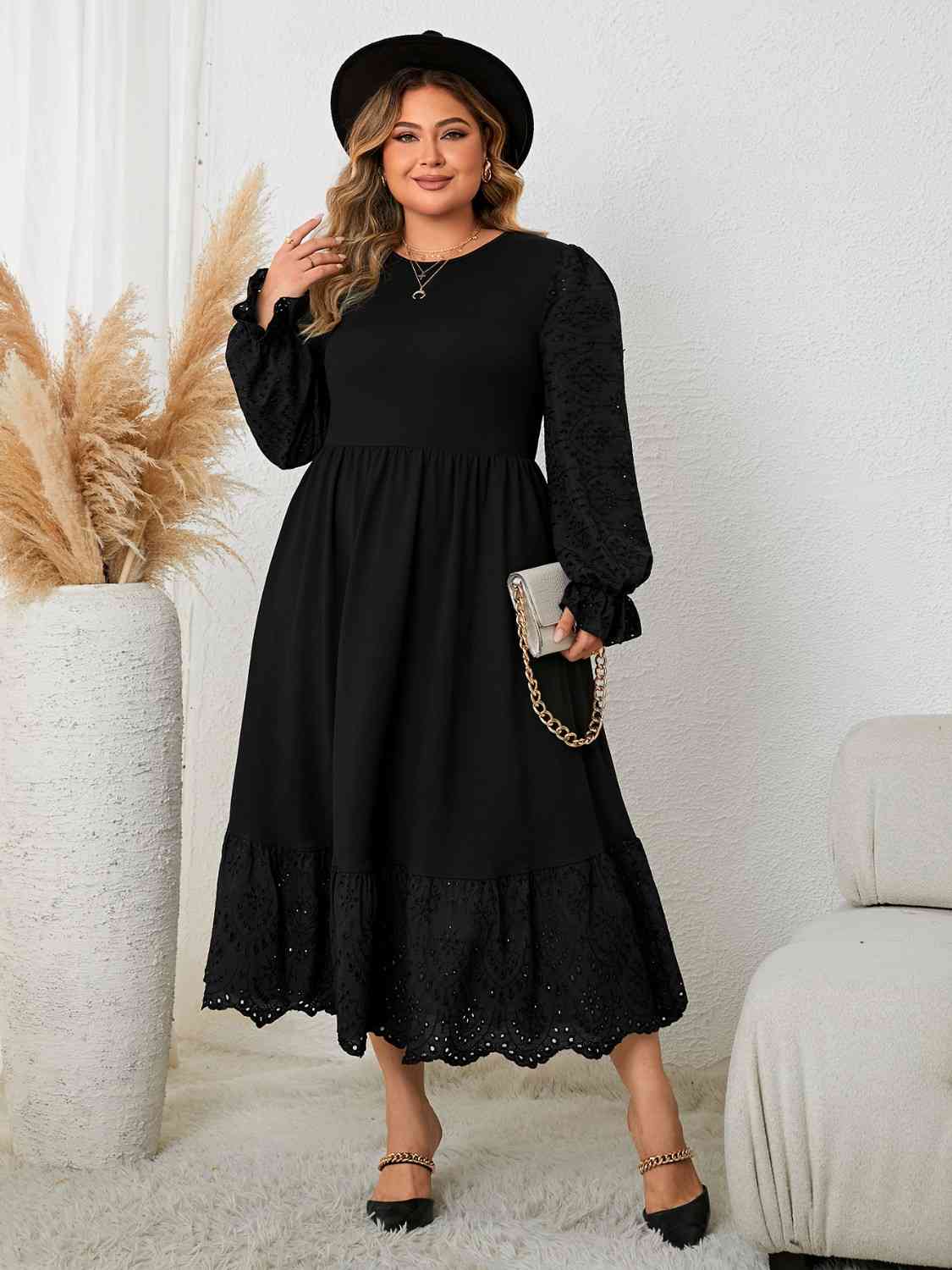 Plus-Size-Kleid mit Volantärmeln und Spitzendetail