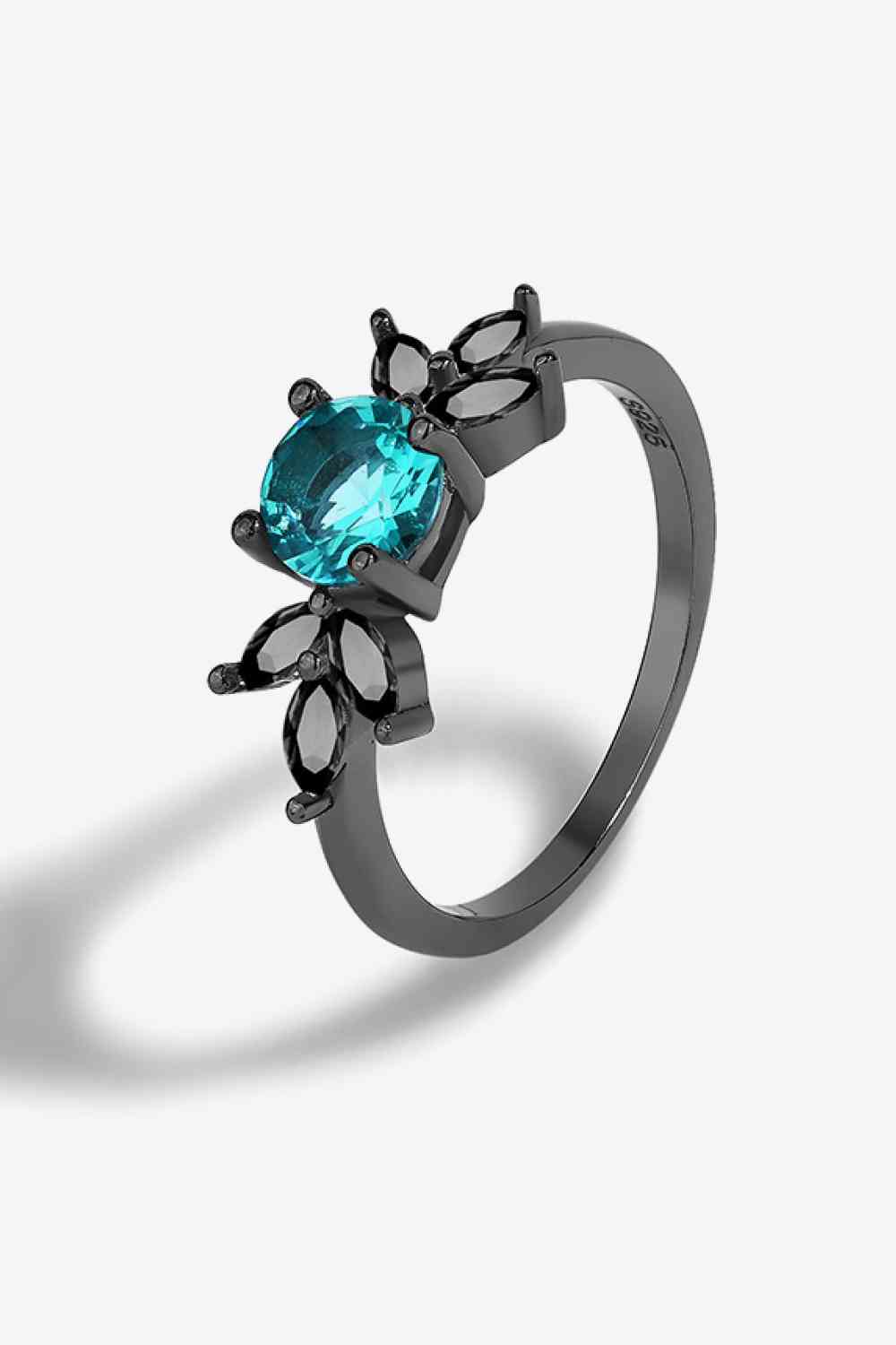 Paraiba-Ring mit blauem Zirkonblatt