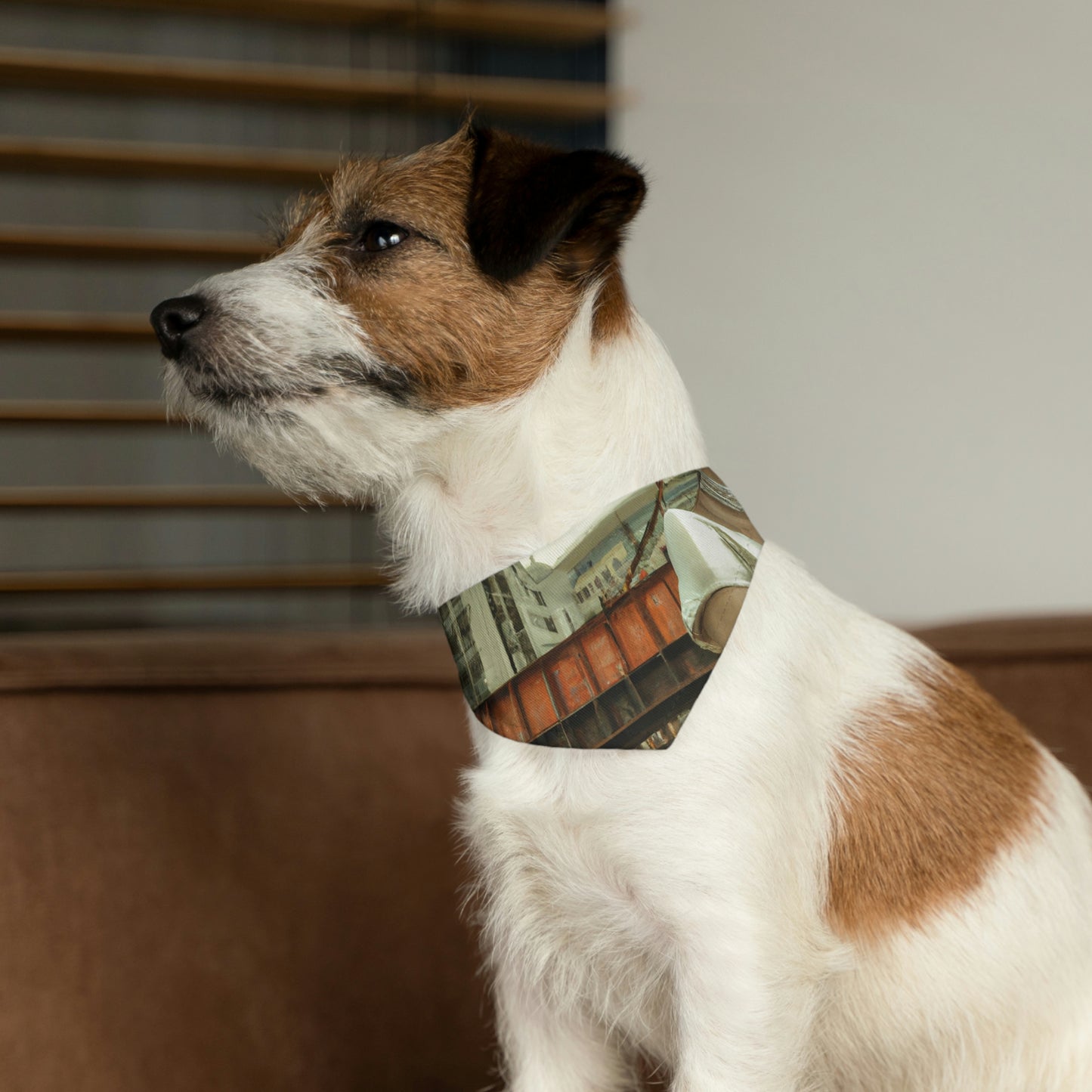 "ChronoTown: Donde el tiempo se detiene" - El collar de bandana para mascota alienígena