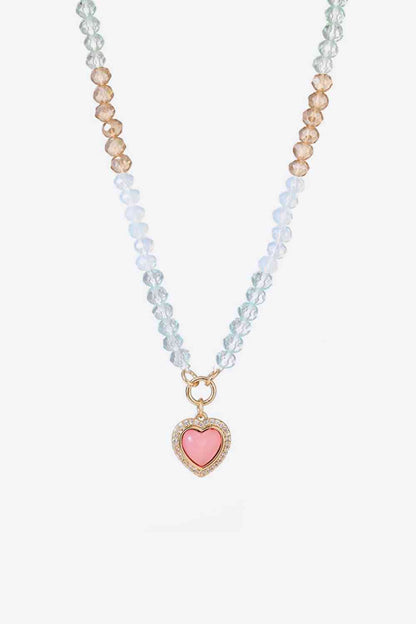 Collar de cuentas con colgante de corazón