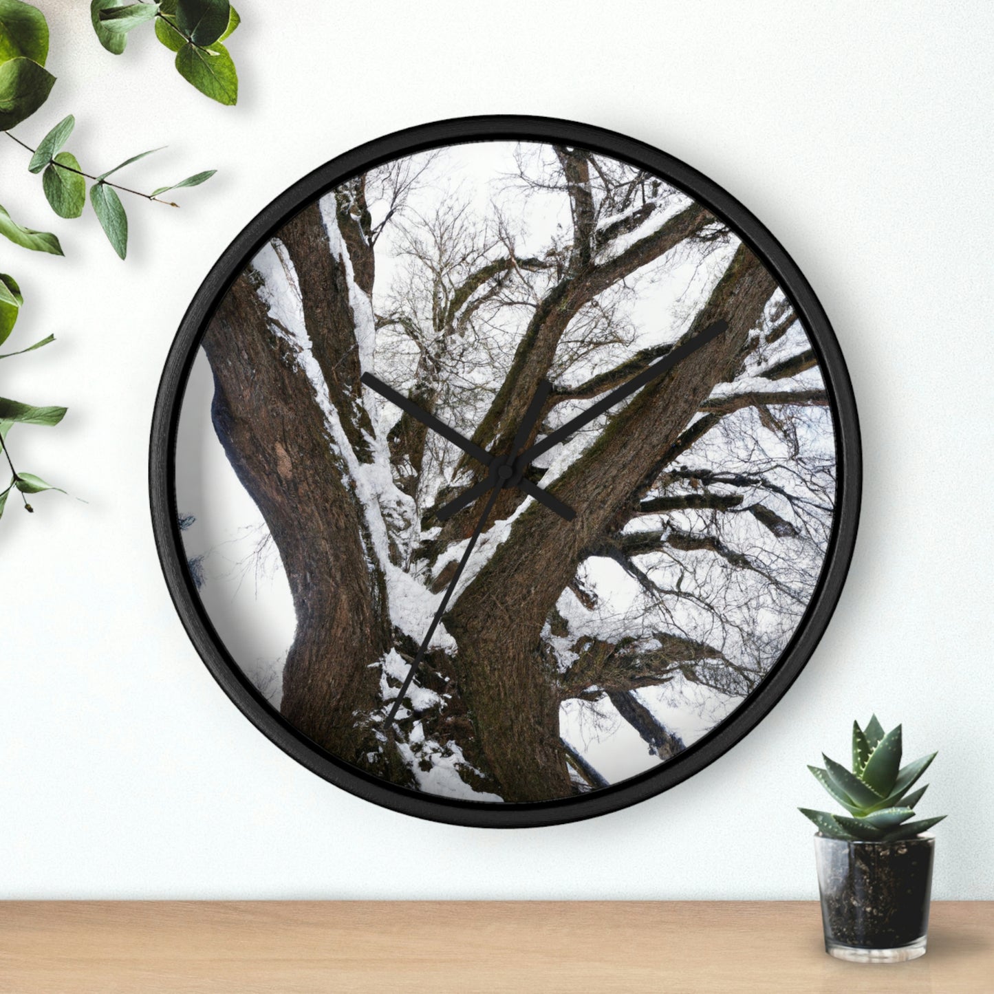 "Winter Wonderland Tree" - The Alien Wall Clock