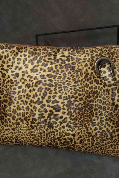 Clutch de piel sintética con estampado de leopardo