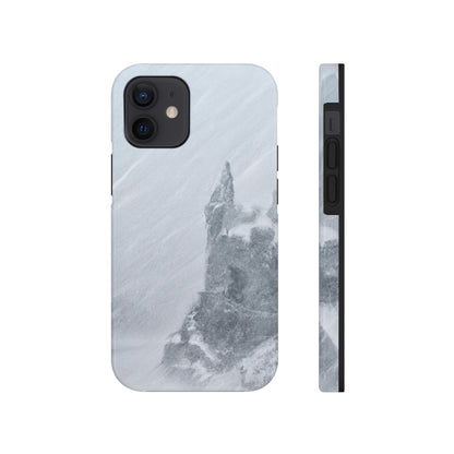 Das verlorene Schloss im Schneesturm. - Die Alien Tough Phone Cases