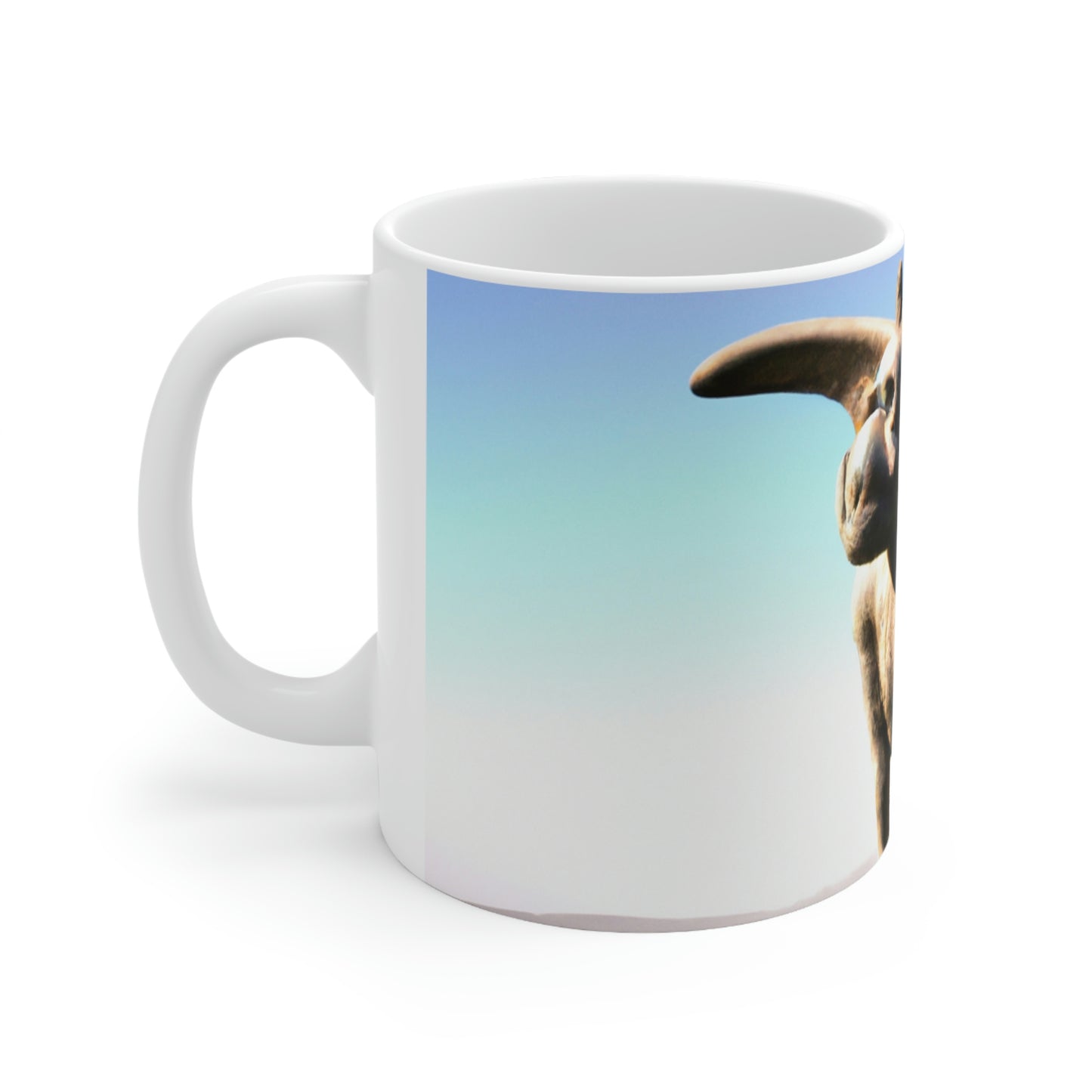 "Alone on the Hilltop: The Tale of a Solitary Gargoyle" - The Alien Taza de cerámica 11 oz