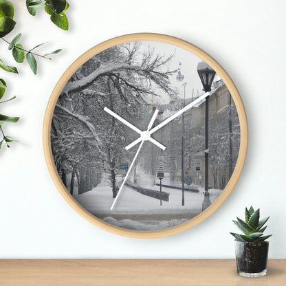 "Stark Solitude" - The Alien Wall Clock