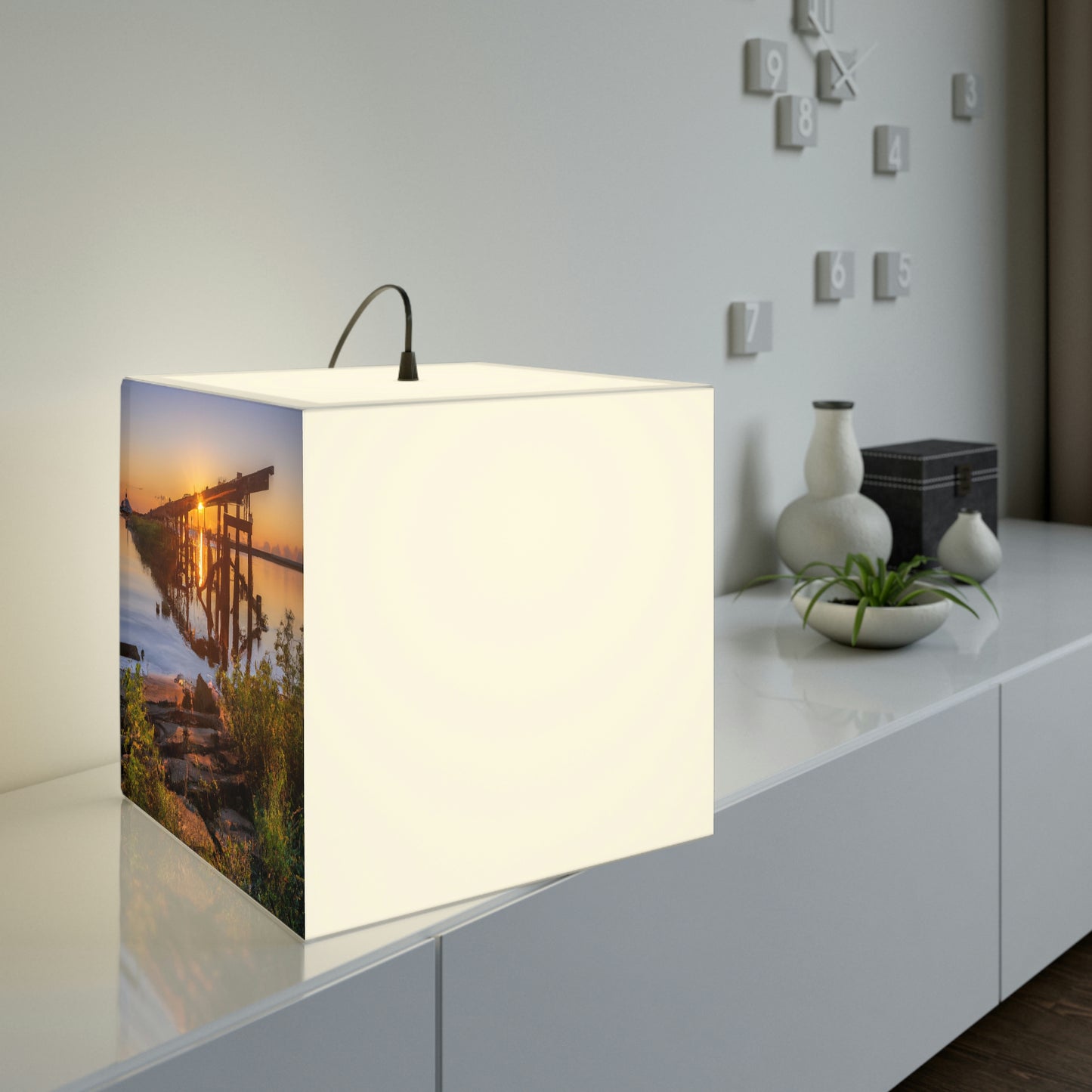 "Eternal Sunrise" - The Alien Light Cube Lamp