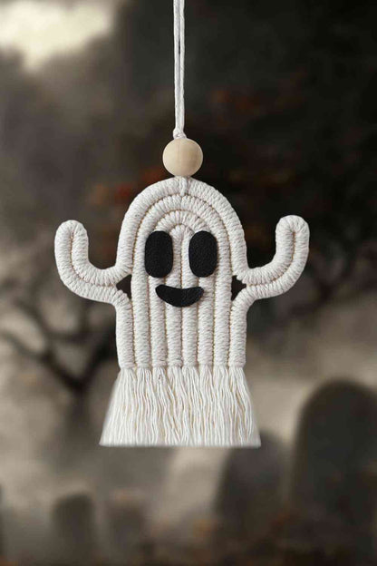 Llavero de macramé con forma de fantasma y flecos de cuentas de madera