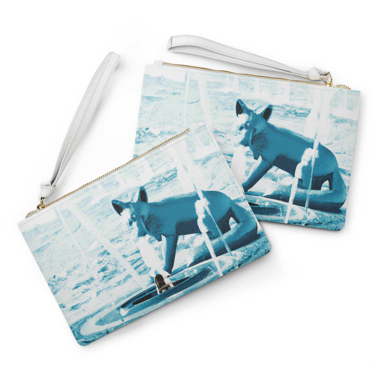 "Foxy Herumtollen im Brunnen" - Die Alien Clutch Bag