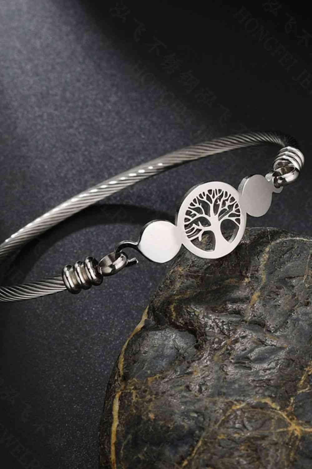 Gedrehtes Kabelarmband aus Edelstahl