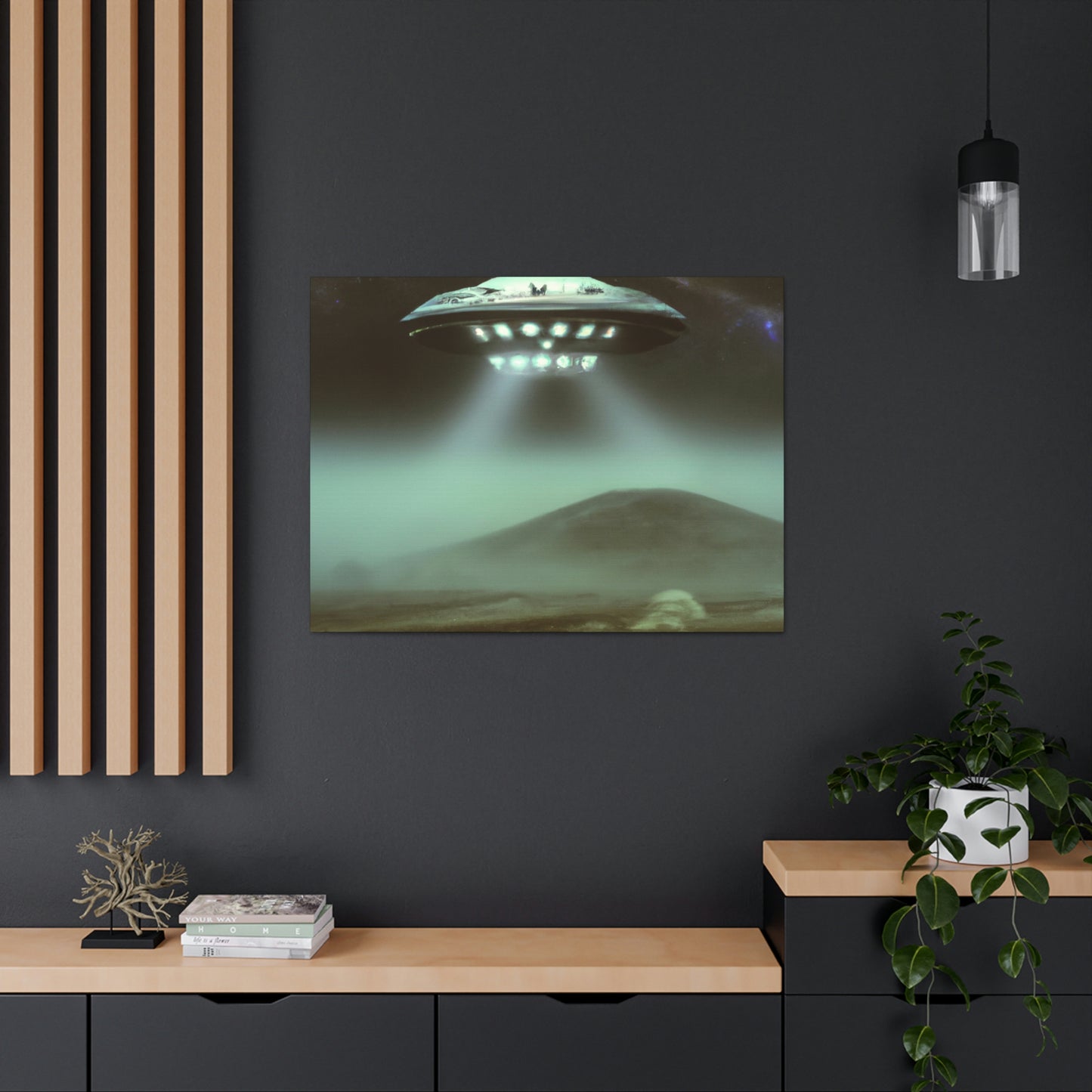 „Interplanetarer Terror: Das verfluchte Alien-Raumschiff auf der Erde gefunden“ – The Alien Canva