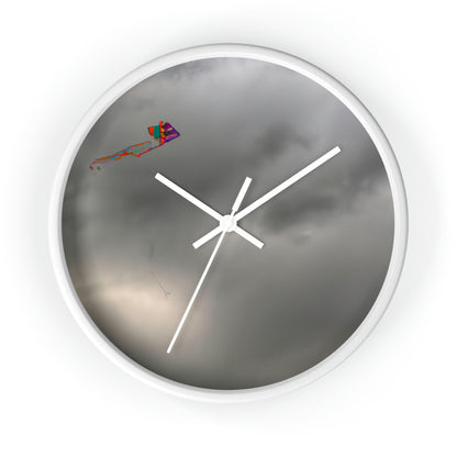 "Daring the Stormy Sky" - Die Alien-Wanduhr