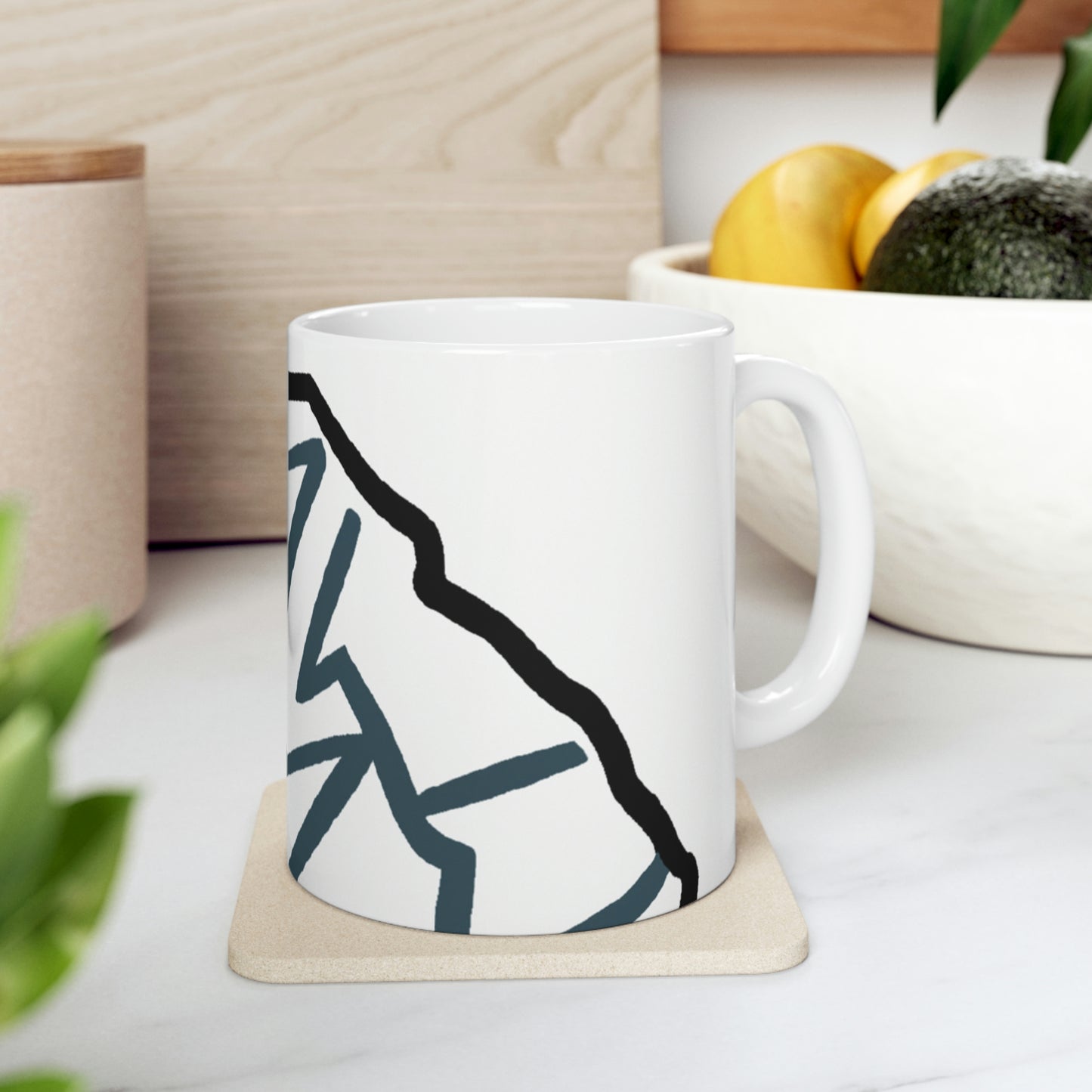 "Ascending the Summit" - The Alien Taza de cerámica 11 oz