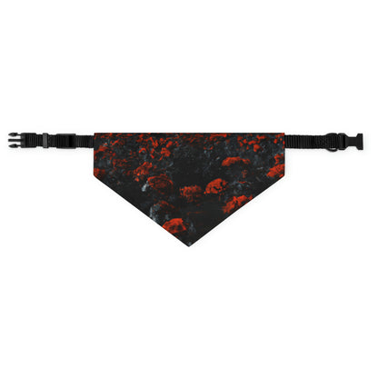 "Inferno of Blossoms" - Das Alien Pet Bandana Halsband