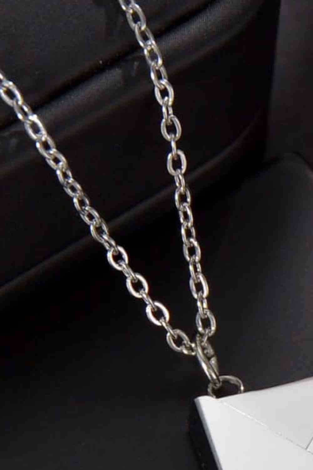 Halskette mit Umschlaganhänger aus Edelstahl