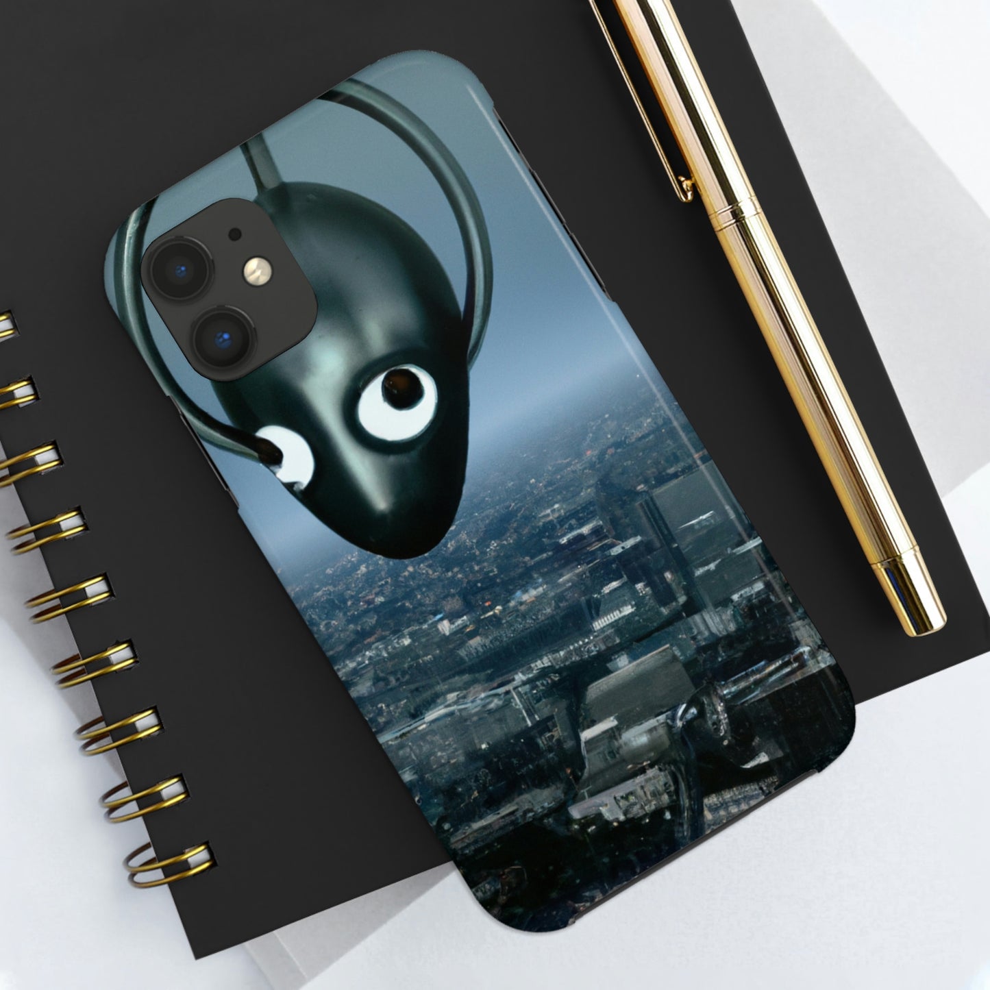 "Ein ferner Funke: Die Suche eines Außerirdischen nach einem Zufluchtsort in der Stadt." - Die Alien Tough Phone Cases