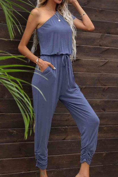 One-Shoulder-Jumpsuit mit Kordelzug in der Taille und Taschen