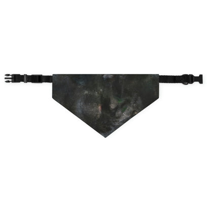 "A Lonely Flicker in the Darkness" - Das Alien Pet Bandana Halsband