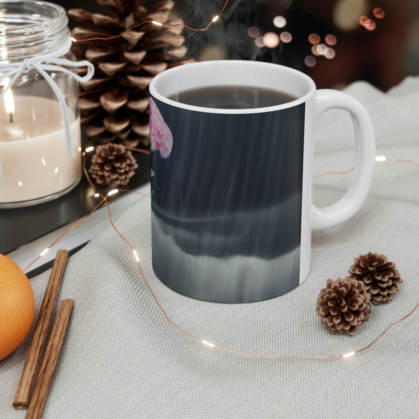 "Aight Against the Storm: La historia de una flor solitaria" - The Alien Taza de cerámica 11 oz