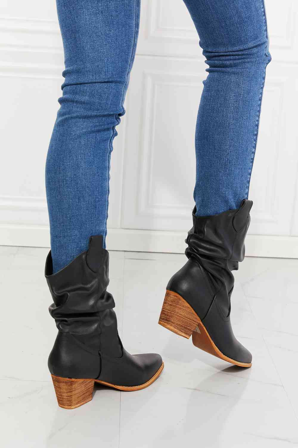 MMShoes Better in Texas Scrunch Botas Vaqueras en Negro