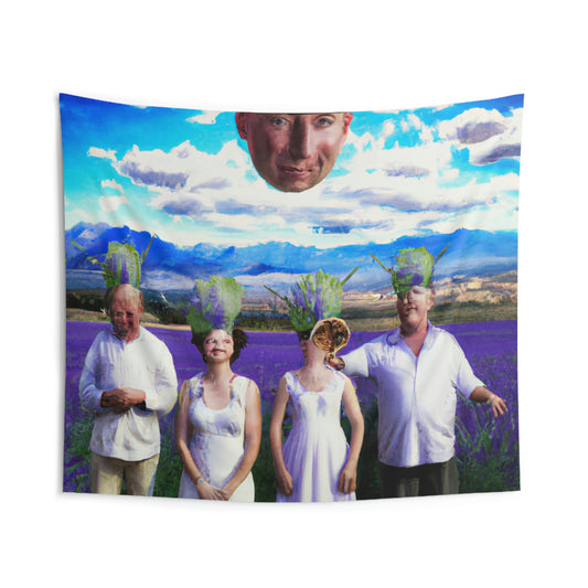 "Lavendel Family Reunion: A Blooming Celebration" - Die Alien-Wandteppiche