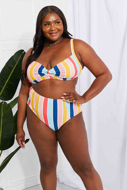 Bikini de talle alto con diseño a rayas Take A Dip Twist de Marina West Swim