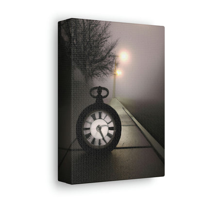 "El reloj solitario en Foggy Lane" - The Alien Canva