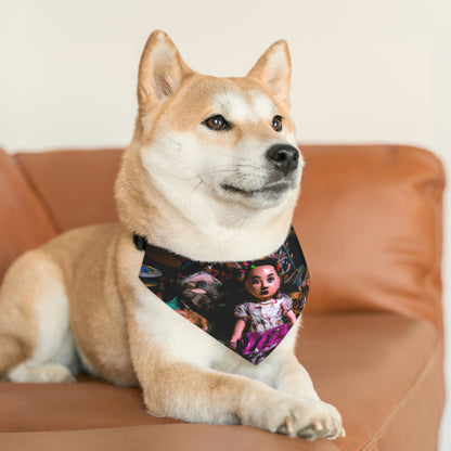 "Juguetes rotos en la oscuridad". - El collar de bandana para mascota alienígena