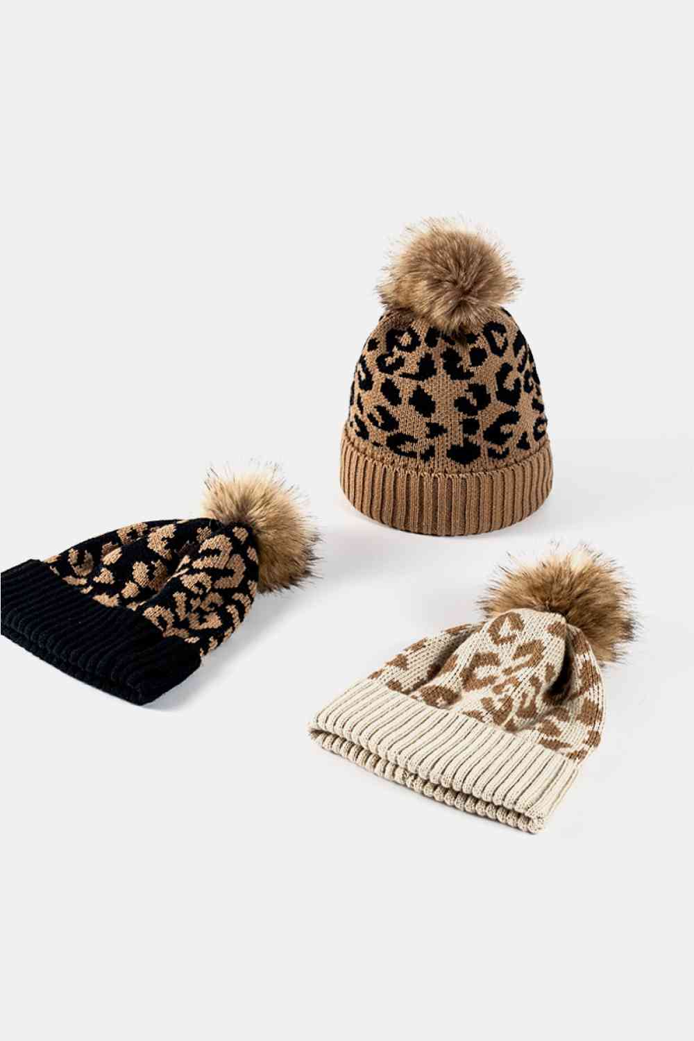 Mütze mit Leoparden-Pom-Pom-Bündchen