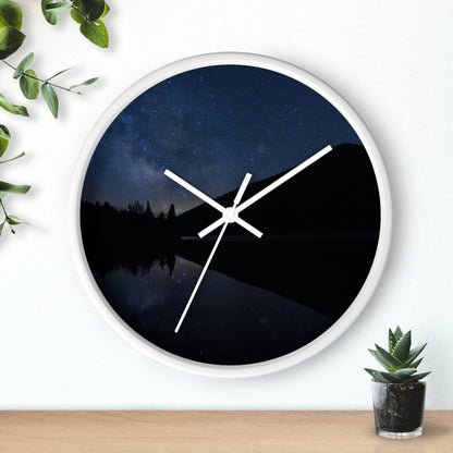 "Una tranquilidad iluminada por las estrellas" - El reloj de pared alienígena