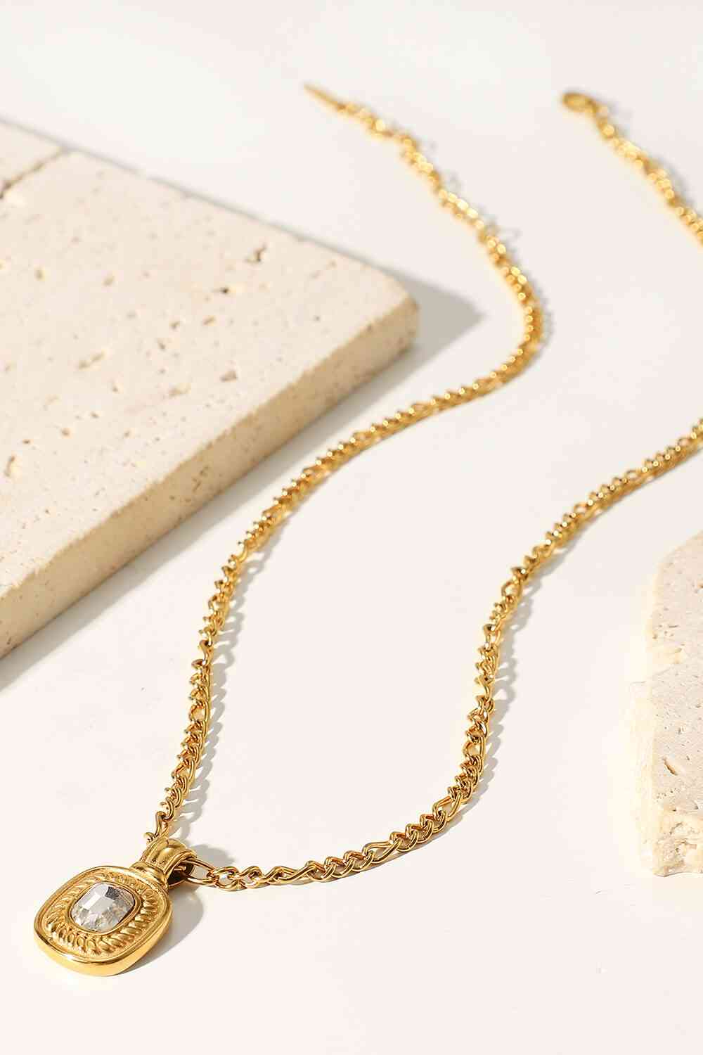18K Gold Plated Inlaid Rhinestone Pendant Necklace