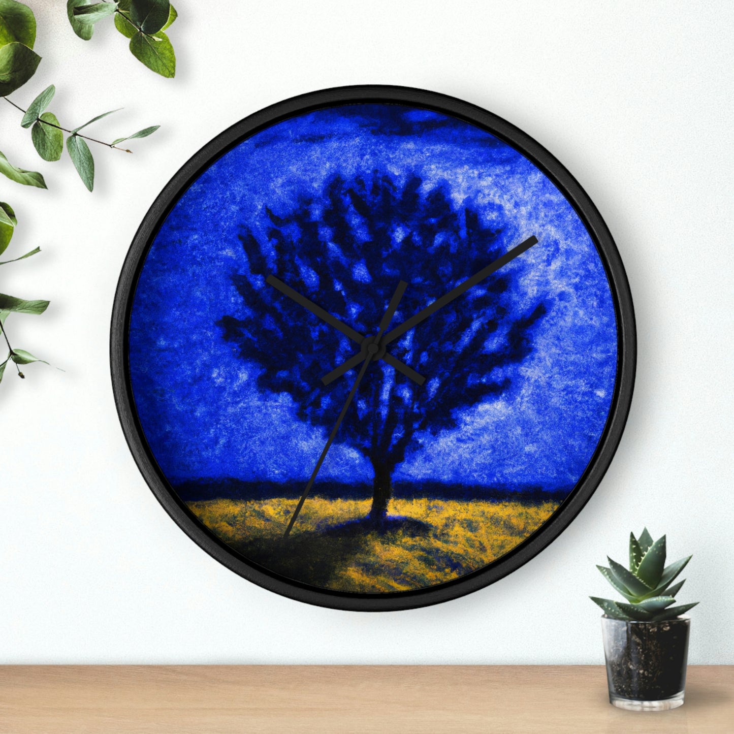 "Un árbol azul solitario en el campo de luz de la luna" - El reloj de pared alienígena