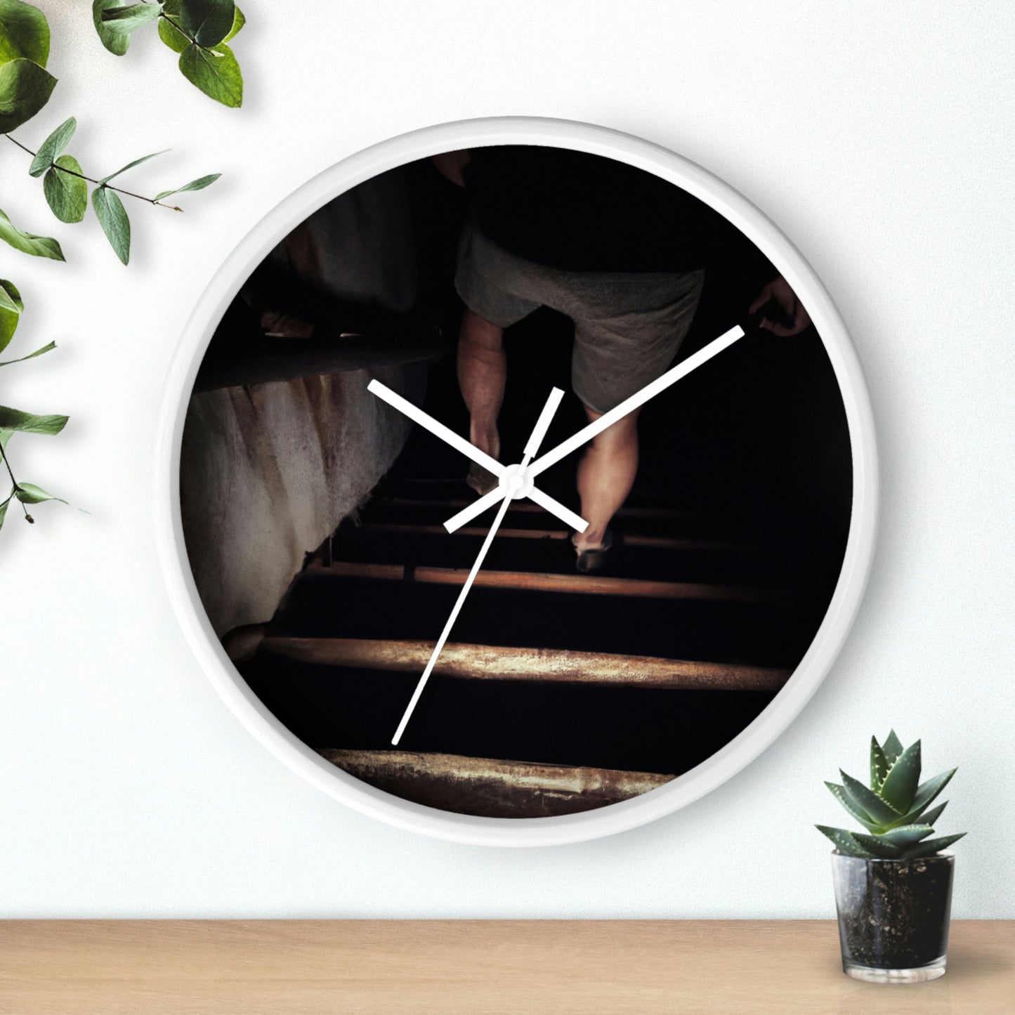 "Ascendiendo a lo desconocido" - El reloj de pared alienígena