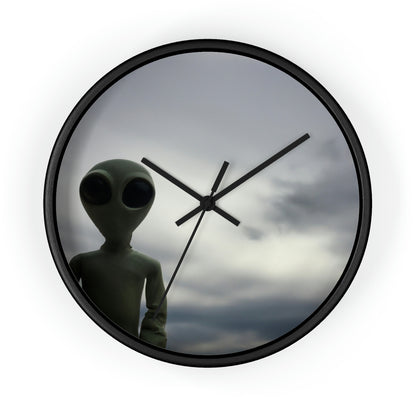 "Adrift in the Universe" - Die Alien-Wanduhr