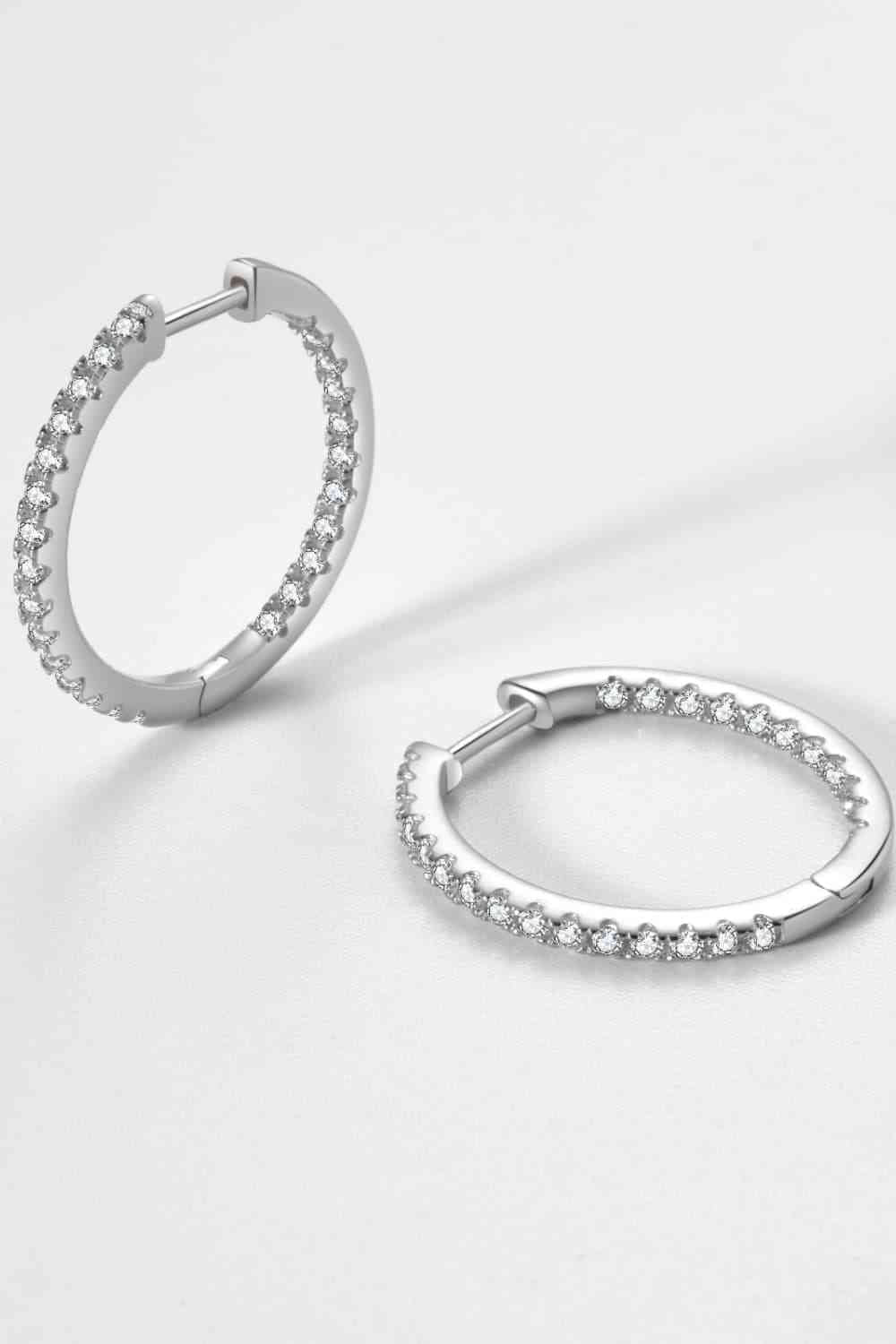 Huggie-Ohrringe aus 925er-Sterlingsilber mit eingelegtem Zirkon